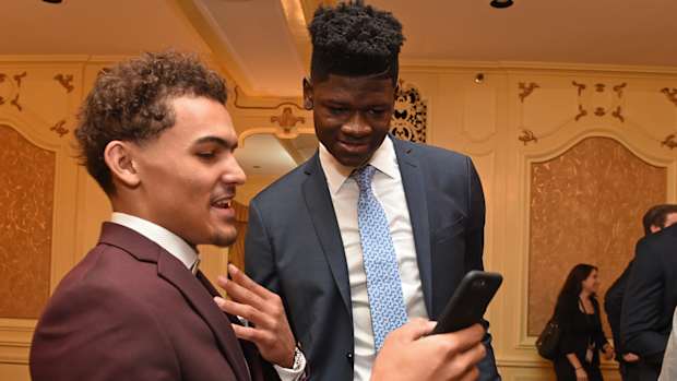 trae_young_and_mo_bamba_laughin.jpg